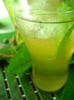 Suco de Limão e Folhas de Pitanga