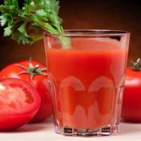 suco de maca com tomate e salsa